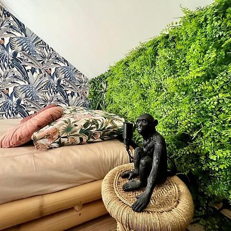 Nuit Dans La Jungle - Love Room Souppes-sur-Loing Exterior foto